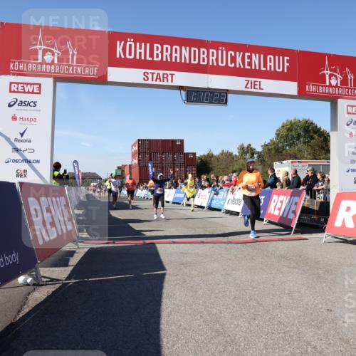 03.10.2025 - Köhlbrandbrückenlauf Lena Gebhardt http://msf.ph/oto/9059704 03.10.2025 13:10:24 Ziel 4147, 4364, 4429, 4479, 4683, 4710, 4711, 4774, 4822, 5029, 6294, 6587, 6781, 6782 meine-sportfotos.de