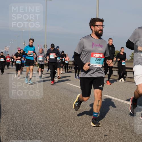 03.10.2025 - Köhlbrandbrückenlauf Fabian Wolf http://msf.ph/oto/9059705 03.10.2025 10:04:58 Position 3 3024, 3026 meine-sportfotos.de