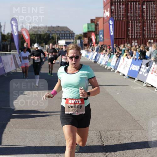 03.10.2025 - Köhlbrandbrückenlauf Jannik Wohlers http://msf.ph/oto/9059715 03.10.2025 13:12:32 Ziel 4189, 4609, 4638, 4700, 4745, 4858, 4864, 4873, 4908, 4973, 6466 meine-sportfotos.de