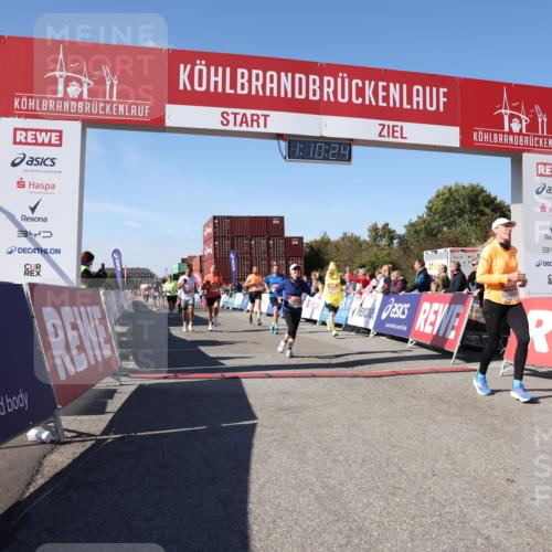 03.10.2025 - Köhlbrandbrückenlauf Lena Gebhardt http://msf.ph/oto/9059723 03.10.2025 13:10:25 Ziel 4147, 4364, 4429, 4479, 4710, 4711, 4774, 4822, 5029, 5689, 6024, 6294, 6587, 6781, 6782 meine-sportfotos.de