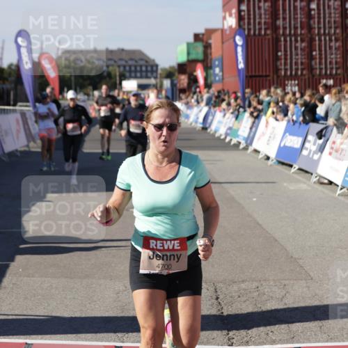 03.10.2025 - Köhlbrandbrückenlauf Jannik Wohlers http://msf.ph/oto/9059725 03.10.2025 13:12:32 Ziel 4189, 4609, 4638, 4700, 4745, 4858, 4864, 4873, 4908, 4973, 6466 meine-sportfotos.de