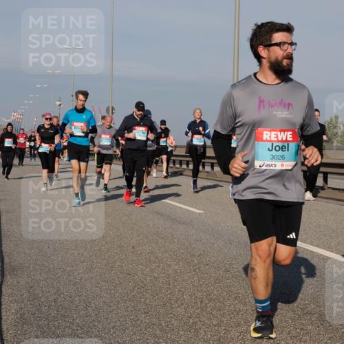 03.10.2025 - Köhlbrandbrückenlauf Fabian Wolf http://msf.ph/oto/9059729 03.10.2025 10:04:58 Position 3 3026 meine-sportfotos.de