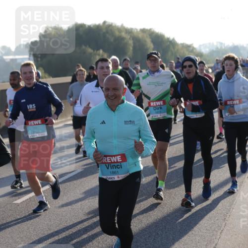 03.10.2025 - Köhlbrandbrückenlauf Jannik Wohlers http://msf.ph/oto/9059749 03.10.2025 09:22:20 Position 3 2119, 3829, 1861, 20, 23, 1813 meine-sportfotos.de