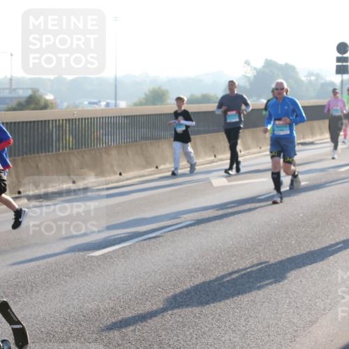 03.10.2025 - Köhlbrandbrückenlauf Lena Gebhardt http://msf.ph/oto/9059754 03.10.2025 09:18:57 Position 1 8 meine-sportfotos.de