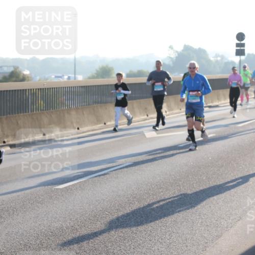 03.10.2025 - Köhlbrandbrückenlauf Lena Gebhardt http://msf.ph/oto/9059758 03.10.2025 09:18:57 Position 1  meine-sportfotos.de
