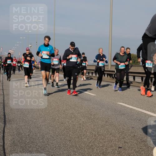 03.10.2025 - Köhlbrandbrückenlauf Fabian Wolf http://msf.ph/oto/9059759 03.10.2025 10:04:59 Position 3  meine-sportfotos.de