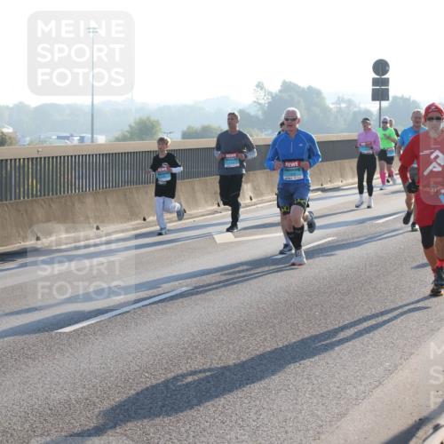 03.10.2025 - Köhlbrandbrückenlauf Lena Gebhardt http://msf.ph/oto/9059769 03.10.2025 09:18:57 Position 1  meine-sportfotos.de