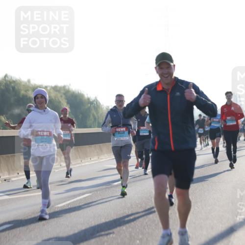 03.10.2025 - Köhlbrandbrückenlauf Jannik Wohlers http://msf.ph/oto/9059778 03.10.2025 09:14:30 Position 3 3837, 1617 meine-sportfotos.de