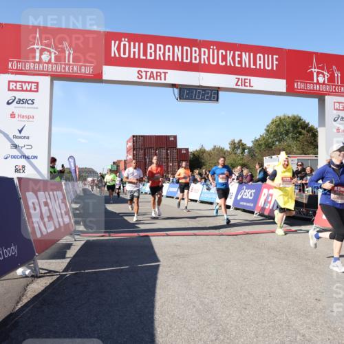 03.10.2025 - Köhlbrandbrückenlauf Lena Gebhardt http://msf.ph/oto/9059779 03.10.2025 13:10:26 Ziel 4147, 4364, 4429, 4479, 4710, 4711, 4774, 5029, 5689, 6024, 6294, 6587, 6781, 6782 meine-sportfotos.de