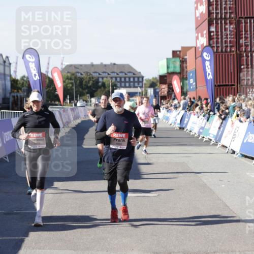 03.10.2025 - Köhlbrandbrückenlauf Jannik Wohlers http://msf.ph/oto/9059810 03.10.2025 13:12:35 Ziel 4048, 4189, 4609, 4638, 4700, 4745, 4858, 4864, 4873, 4973, 5874, 6466, 6588 meine-sportfotos.de