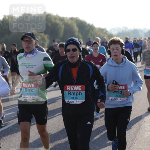 03.10.2025 - Köhlbrandbrückenlauf Jannik Wohlers http://msf.ph/oto/9059811 03.10.2025 09:22:21 Position 3 2930, 1813, 3116, 3647 meine-sportfotos.de