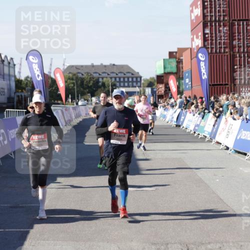 03.10.2025 - Köhlbrandbrückenlauf Jannik Wohlers http://msf.ph/oto/9059812 03.10.2025 13:12:35 Ziel 4048, 4189, 4609, 4638, 4700, 4745, 4858, 4864, 4873, 4973, 5874, 6466, 6588 meine-sportfotos.de