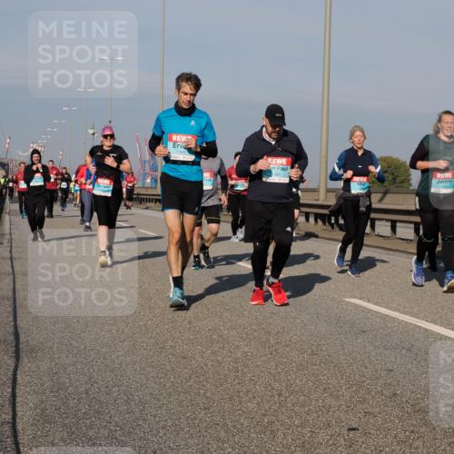 03.10.2025 - Köhlbrandbrückenlauf Fabian Wolf http://msf.ph/oto/9059825 03.10.2025 10:05:00 Position 3 1345, 1382, 1571 meine-sportfotos.de