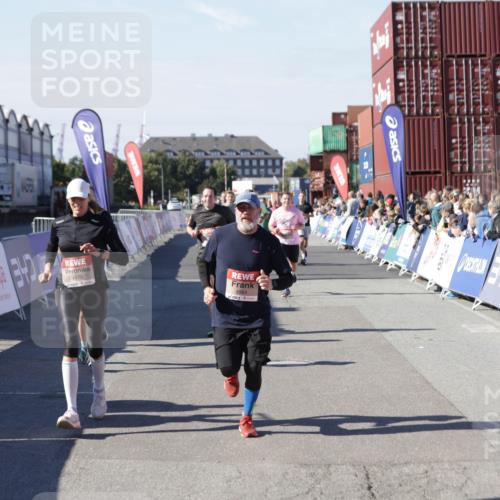 03.10.2025 - Köhlbrandbrückenlauf Jannik Wohlers http://msf.ph/oto/9059827 03.10.2025 13:12:35 Ziel 4048, 4189, 4609, 4638, 4700, 4745, 4858, 4864, 4873, 4973, 5874, 6466, 6588 meine-sportfotos.de