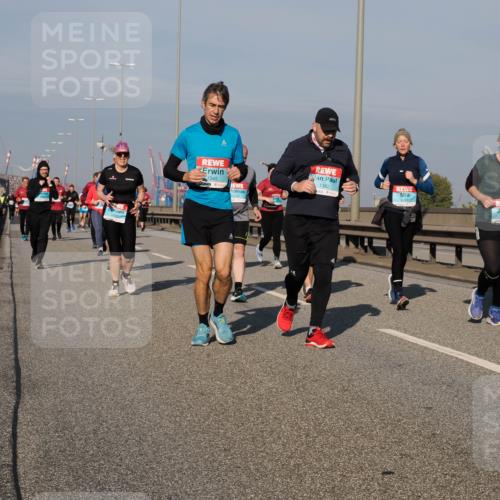 03.10.2025 - Köhlbrandbrückenlauf Fabian Wolf http://msf.ph/oto/9059836 03.10.2025 10:05:00 Position 3 2828, 1345, 1382, 1571 meine-sportfotos.de
