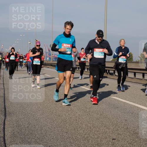 03.10.2025 - Köhlbrandbrückenlauf Fabian Wolf http://msf.ph/oto/9059842 03.10.2025 10:05:01 Position 3 1382, 1571 meine-sportfotos.de