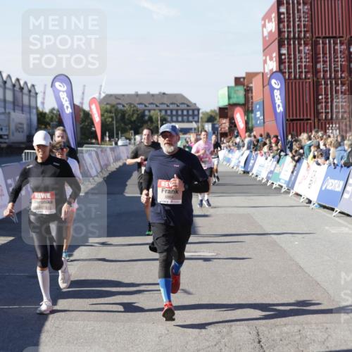 03.10.2025 - Köhlbrandbrückenlauf Jannik Wohlers http://msf.ph/oto/9059847 03.10.2025 13:12:35 Ziel 4048, 4189, 4609, 4638, 4700, 4745, 4858, 4864, 4873, 4973, 5874, 6466, 6588 meine-sportfotos.de