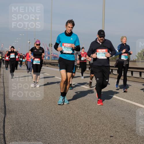 03.10.2025 - Köhlbrandbrückenlauf Fabian Wolf http://msf.ph/oto/9059852 03.10.2025 10:05:01 Position 3 1345, 1382, 1571 meine-sportfotos.de