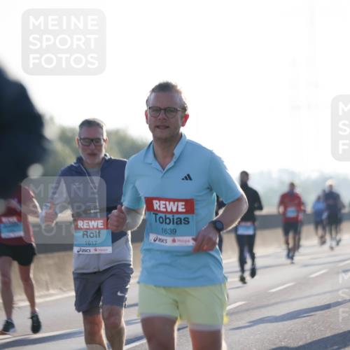 03.10.2025 - Köhlbrandbrückenlauf Jannik Wohlers http://msf.ph/oto/9059854 03.10.2025 09:14:32 Position 3 1617, 1639 meine-sportfotos.de