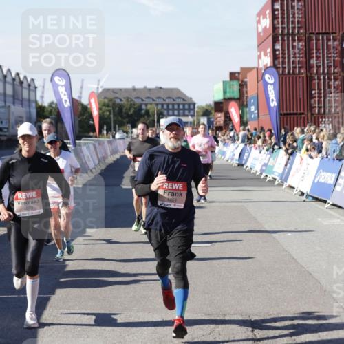 03.10.2025 - Köhlbrandbrückenlauf Jannik Wohlers http://msf.ph/oto/9059861 03.10.2025 13:12:35 Ziel 4048, 4189, 4609, 4638, 4700, 4745, 4858, 4864, 4873, 4973, 5874, 6466, 6588 meine-sportfotos.de