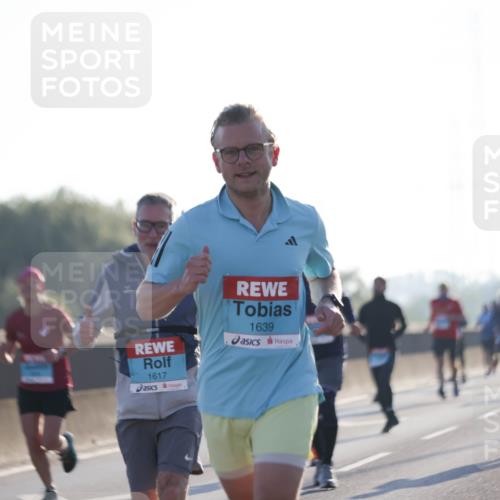 03.10.2025 - Köhlbrandbrückenlauf Jannik Wohlers http://msf.ph/oto/9059867 03.10.2025 09:14:32 Position 3 1617, 1639 meine-sportfotos.de