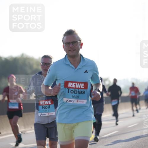 03.10.2025 - Köhlbrandbrückenlauf Jannik Wohlers http://msf.ph/oto/9059874 03.10.2025 09:14:32 Position 3 1617, 1639 meine-sportfotos.de