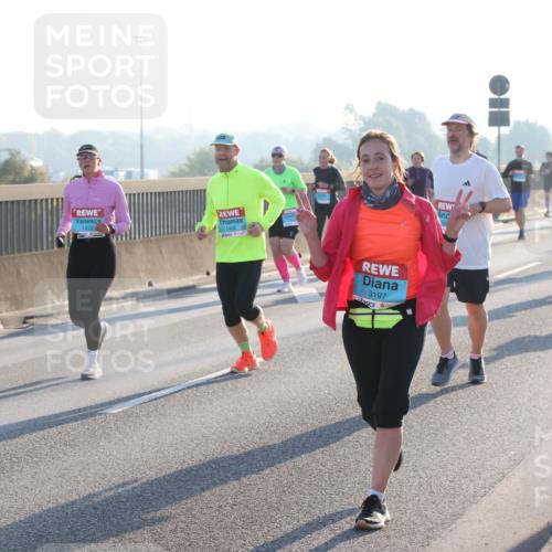 03.10.2025 - Köhlbrandbrückenlauf Lena Gebhardt http://msf.ph/oto/9059882 03.10.2025 09:19:02 Position 1 1473, 1409, 3197 meine-sportfotos.de