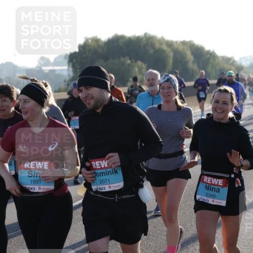 03.10.2025 - Köhlbrandbrückenlauf Jannik Wohlers http://msf.ph/oto/9059895 03.10.2025 09:22:24 Position 3 2720, 1951, 2071, 2349 meine-sportfotos.de