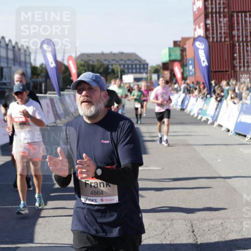 03.10.2025 - Köhlbrandbrückenlauf Jannik Wohlers http://msf.ph/oto/9059935 03.10.2025 13:12:36 Ziel 4048, 4189, 4609, 4638, 4700, 4745, 4858, 4864, 4873, 4973, 5874, 6466, 6588 meine-sportfotos.de