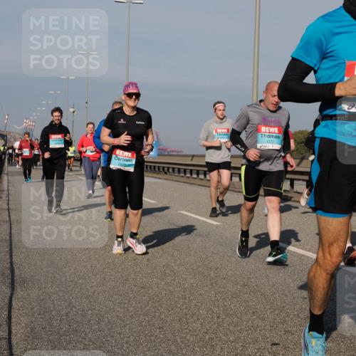 03.10.2025 - Köhlbrandbrückenlauf Fabian Wolf http://msf.ph/oto/9059941 03.10.2025 10:05:03 Position 3 2828, 3022, 1345, 8 meine-sportfotos.de
