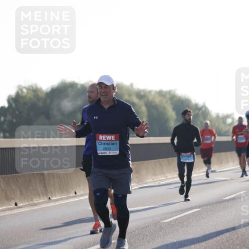 03.10.2025 - Köhlbrandbrückenlauf Jannik Wohlers http://msf.ph/oto/9059951 03.10.2025 09:14:34 Position 3 2843, 1118 meine-sportfotos.de