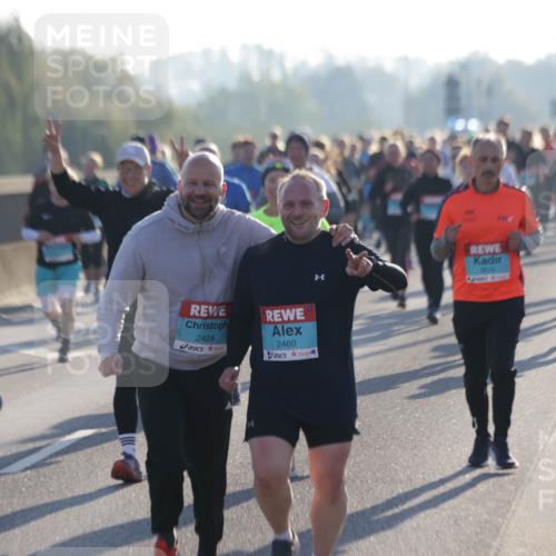 03.10.2025 - Köhlbrandbrückenlauf Jannik Wohlers http://msf.ph/oto/9059954 03.10.2025 09:22:27 Position 3 2424, 2460, 3578 meine-sportfotos.de