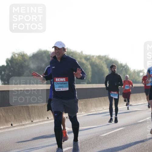 03.10.2025 - Köhlbrandbrückenlauf Jannik Wohlers http://msf.ph/oto/9059963 03.10.2025 09:14:35 Position 3 2843, 1118 meine-sportfotos.de