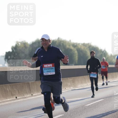 03.10.2025 - Köhlbrandbrückenlauf Jannik Wohlers http://msf.ph/oto/9059976 03.10.2025 09:14:35 Position 3 2843, 1118 meine-sportfotos.de