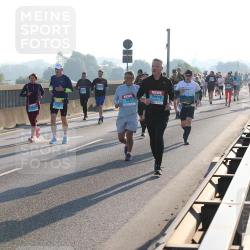 03.10.2025 - Köhlbrandbrückenlauf Lena Gebhardt http://msf.ph/oto/9059978 03.10.2025 09:19:04 Position 1 1397 meine-sportfotos.de