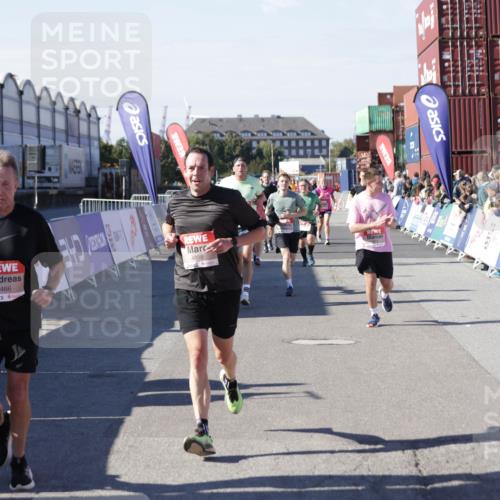 03.10.2025 - Köhlbrandbrückenlauf Jannik Wohlers http://msf.ph/oto/9059986 03.10.2025 13:12:38 Ziel 4048, 4189, 4391, 4392, 4527, 4609, 4638, 4700, 4858, 4864, 4873, 4973, 5874, 6466, 6588 meine-sportfotos.de