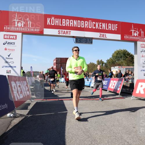 03.10.2025 - Köhlbrandbrückenlauf Lena Gebhardt http://msf.ph/oto/9059996 03.10.2025 13:10:32 Ziel 4386, 4429, 4479, 4514, 4710, 4711, 4774, 5229, 5383, 5689, 5738, 5889, 6024, 6177, 6294, 6779, 6781, 6782 meine-sportfotos.de