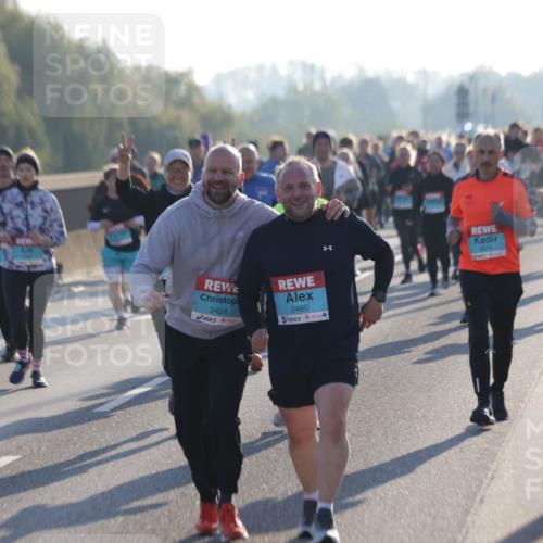 03.10.2025 - Köhlbrandbrückenlauf Jannik Wohlers http://msf.ph/oto/9059999 03.10.2025 09:22:27 Position 3 2424, 2460, 3576 meine-sportfotos.de