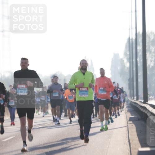03.10.2025 - Köhlbrandbrückenlauf Jannik Wohlers http://msf.ph/oto/9060001 03.10.2025 09:14:36 Position 3 1197 meine-sportfotos.de
