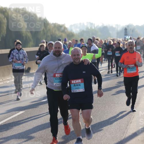 03.10.2025 - Köhlbrandbrückenlauf Jannik Wohlers http://msf.ph/oto/9060013 03.10.2025 09:22:28 Position 3 242, 2460, 3576 meine-sportfotos.de