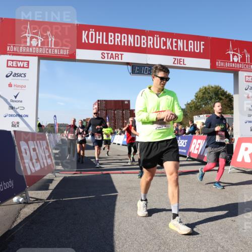 03.10.2025 - Köhlbrandbrückenlauf Lena Gebhardt http://msf.ph/oto/9060014 03.10.2025 13:10:33 Ziel 4386, 4429, 4479, 4514, 4710, 4711, 4774, 5229, 5383, 5689, 5738, 5889, 6024, 6177, 6294, 6779, 6781, 6782 meine-sportfotos.de