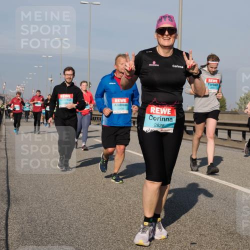 03.10.2025 - Köhlbrandbrückenlauf Fabian Wolf http://msf.ph/oto/9060026 03.10.2025 10:05:04 Position 3 2158, 2828 meine-sportfotos.de