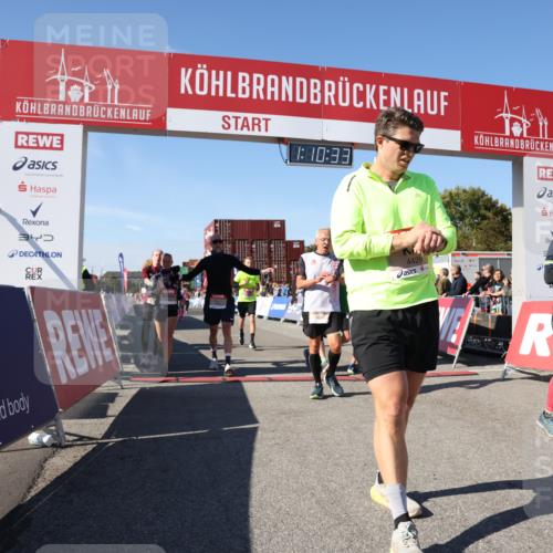 03.10.2025 - Köhlbrandbrückenlauf Lena Gebhardt http://msf.ph/oto/9060031 03.10.2025 13:10:33 Ziel 4386, 4429, 4479, 4514, 4710, 4711, 4774, 5229, 5383, 5689, 5738, 5889, 6024, 6177, 6294, 6779, 6781, 6782 meine-sportfotos.de