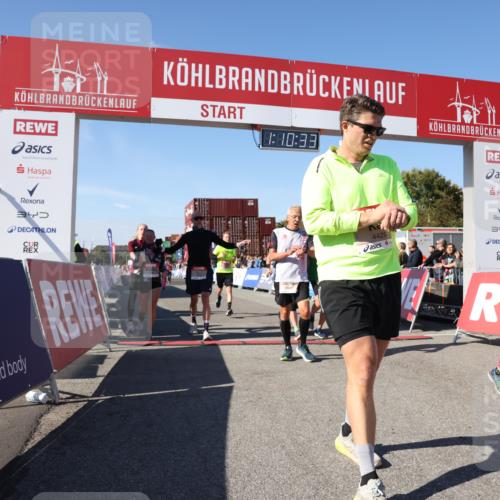 03.10.2025 - Köhlbrandbrückenlauf Lena Gebhardt http://msf.ph/oto/9060044 03.10.2025 13:10:33 Ziel 4386, 4429, 4479, 4514, 4710, 4711, 4774, 5229, 5383, 5689, 5738, 5889, 6024, 6177, 6294, 6779, 6781, 6782 meine-sportfotos.de