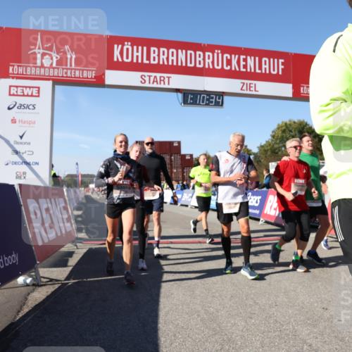 03.10.2025 - Köhlbrandbrückenlauf Lena Gebhardt http://msf.ph/oto/9060052 03.10.2025 13:10:35 Ziel 4386, 4429, 4514, 4710, 4711, 4774, 5229, 5383, 5410, 5689, 5738, 5889, 6024, 6177, 6269, 6273, 6294, 6779, 6781, 6782 meine-sportfotos.de