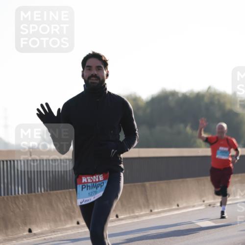 03.10.2025 - Köhlbrandbrückenlauf Jannik Wohlers http://msf.ph/oto/9060066 03.10.2025 09:14:38 Position 3 1279 meine-sportfotos.de