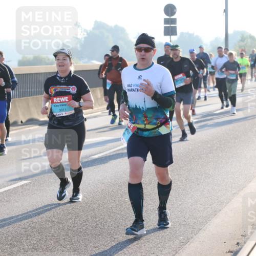 03.10.2025 - Köhlbrandbrückenlauf Lena Gebhardt http://msf.ph/oto/9060080 03.10.2025 09:19:07 Position 1 3011 meine-sportfotos.de