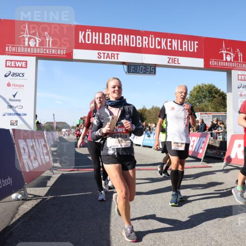 03.10.2025 - Köhlbrandbrückenlauf Lena Gebhardt http://msf.ph/oto/9060089 03.10.2025 13:10:35 Ziel 4386, 4429, 4514, 4710, 4711, 4774, 5229, 5383, 5410, 5689, 5738, 5889, 6024, 6177, 6269, 6273, 6294, 6779, 6781, 6782 meine-sportfotos.de