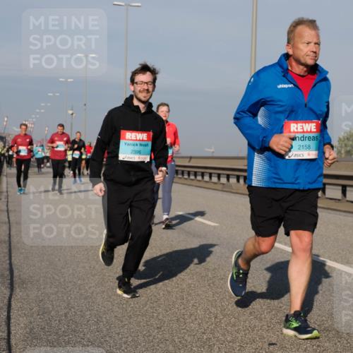 03.10.2025 - Köhlbrandbrückenlauf Fabian Wolf http://msf.ph/oto/9060106 03.10.2025 10:05:06 Position 3 2396, 2158 meine-sportfotos.de