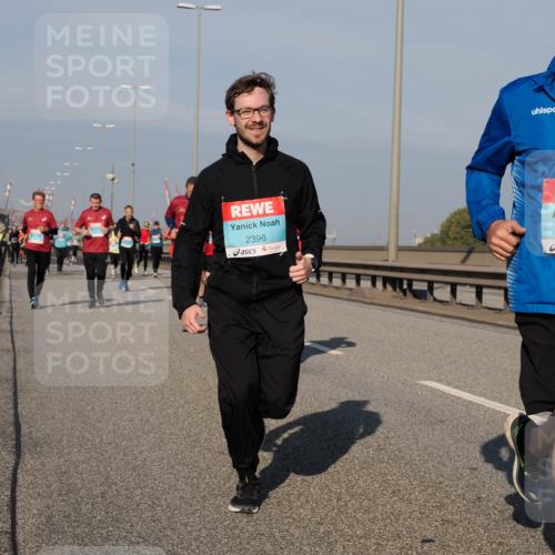03.10.2025 - Köhlbrandbrückenlauf Fabian Wolf http://msf.ph/oto/9060128 03.10.2025 10:05:06 Position 3 2396, 2158 meine-sportfotos.de